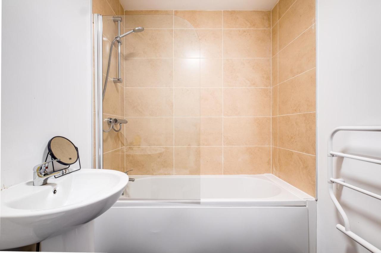 Amhc City Apartments Bradford City Centre One & Two Bedroom Apartments, 24 Hours Express Self Check In, Long Stay Contractors Welcome, Paid Parking Available Nearby Værelse billede